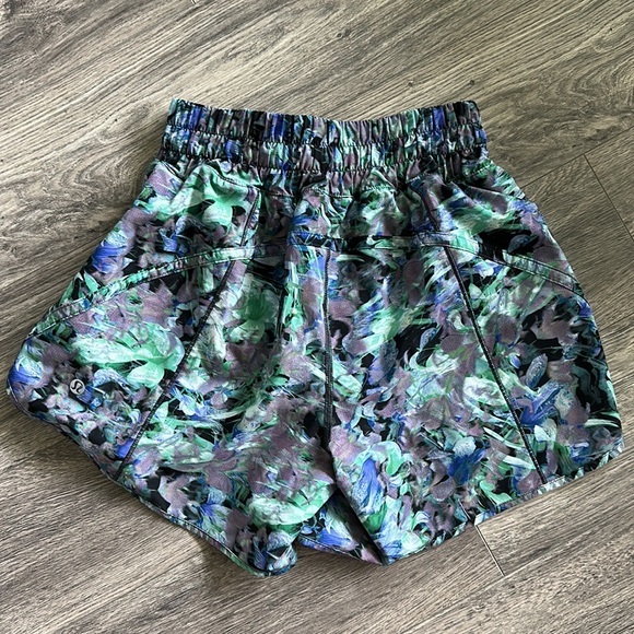 Lululemon shorts - Picture 7 of 11